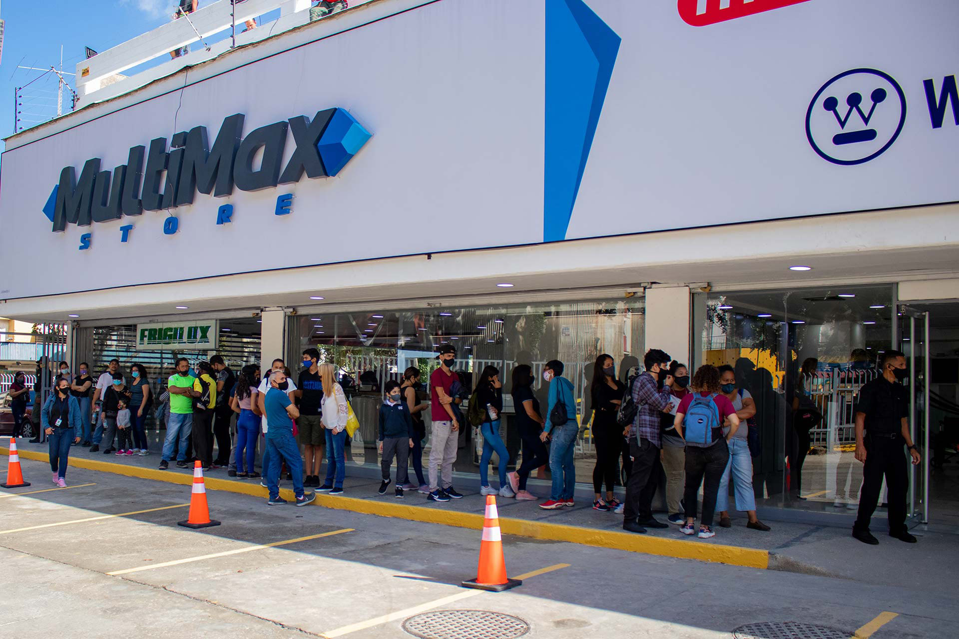Multimax Caracas Los Ilustres